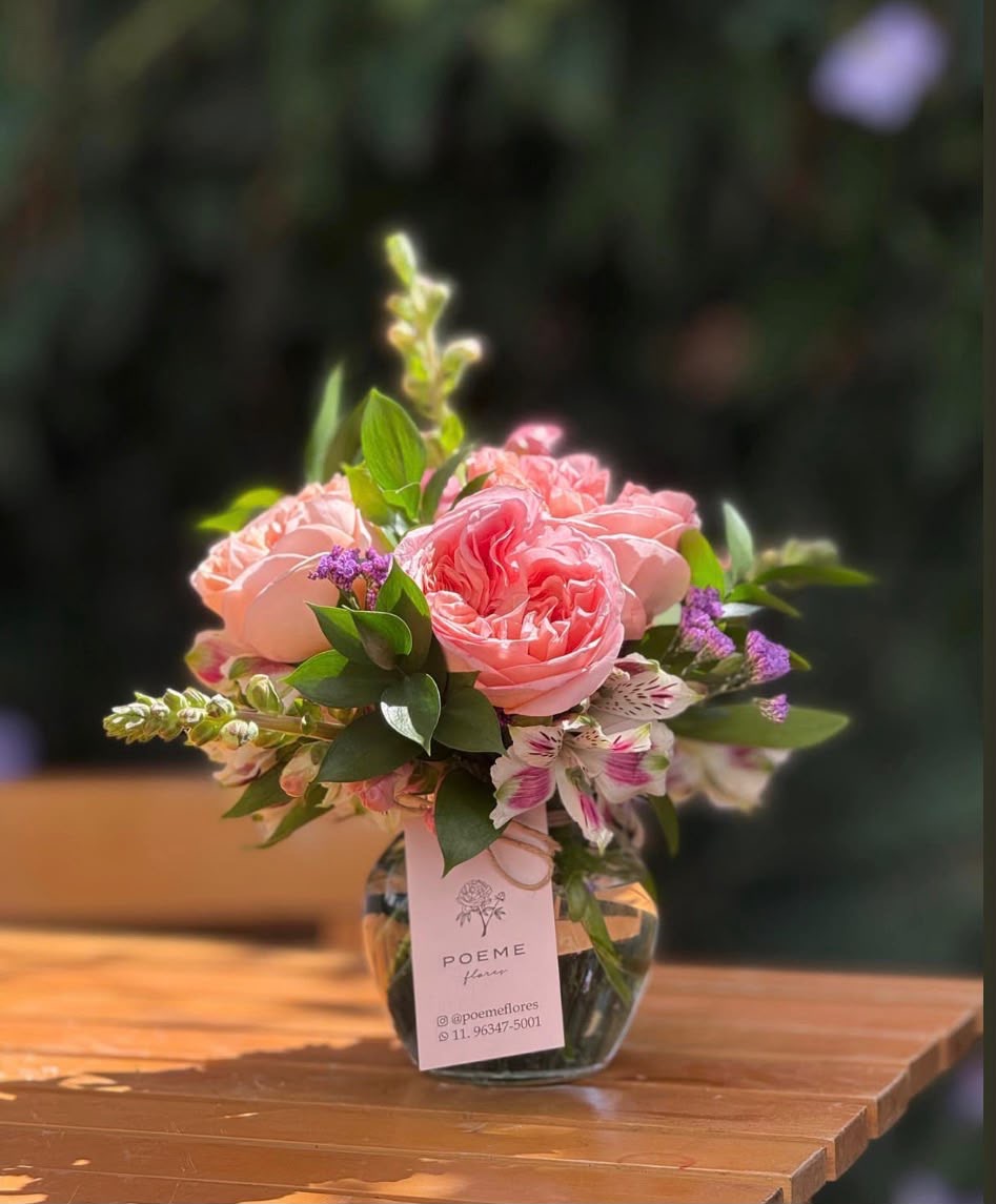 Vaso Pear Rosas Inglesas — Poeme Flores, floricultura em Jundiaí
