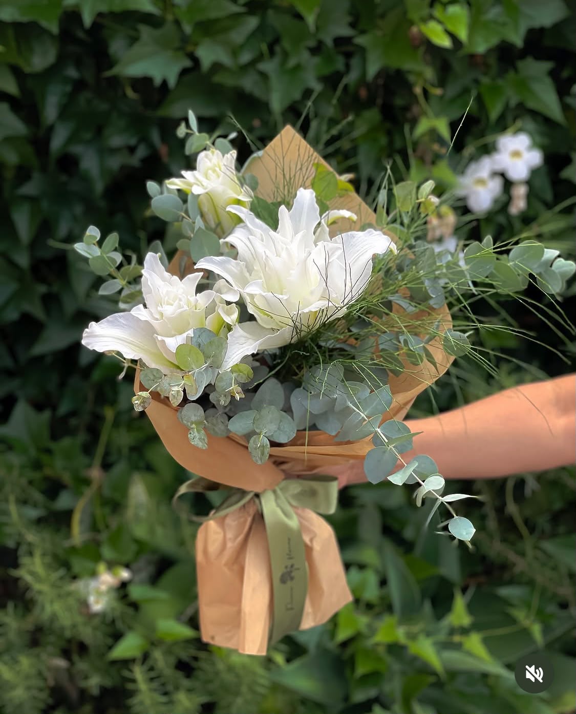 Buquê Lilly Branco — Poeme Flores, floricultura em Jundiaí